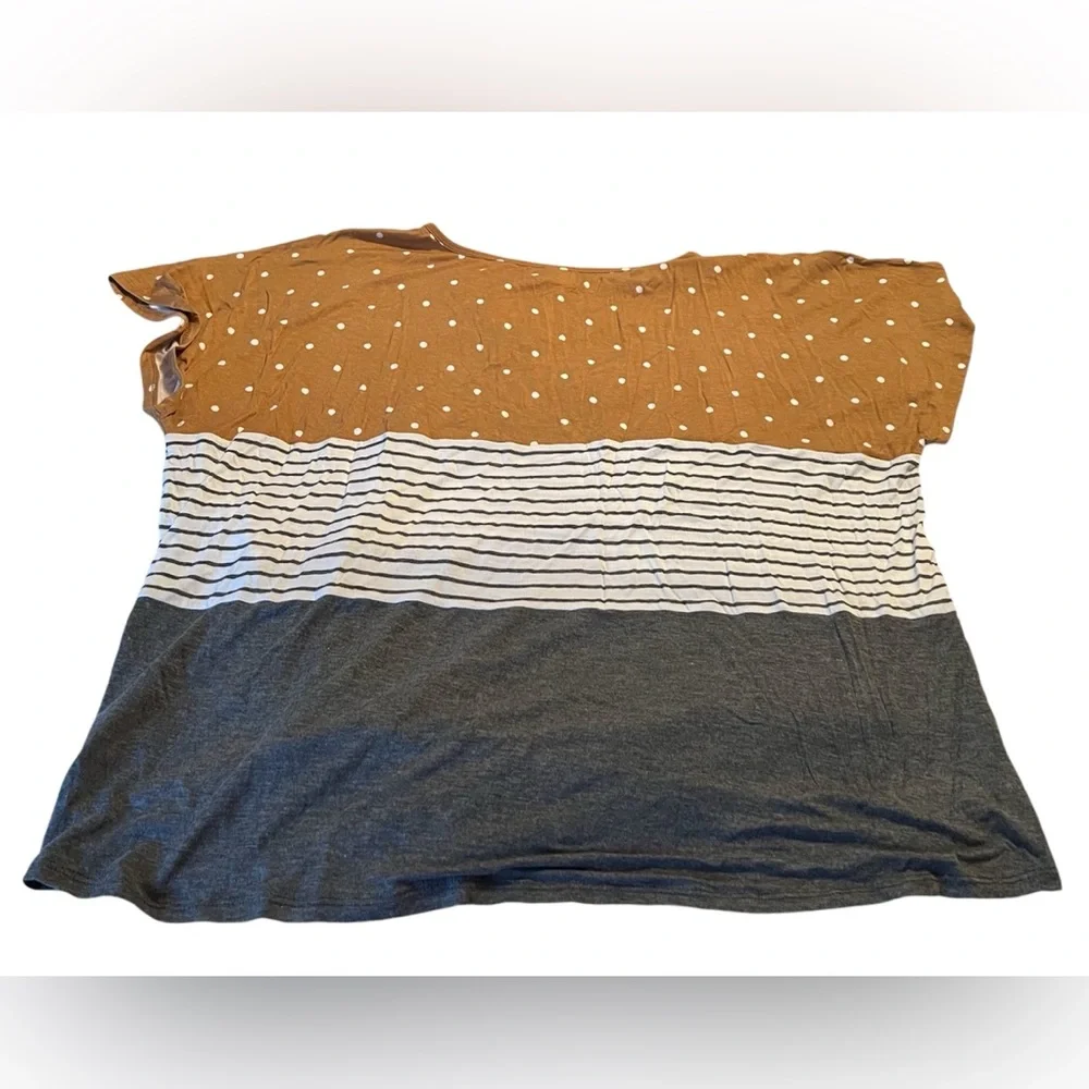 Women’s Maurice’s top - Picture 2 of 3